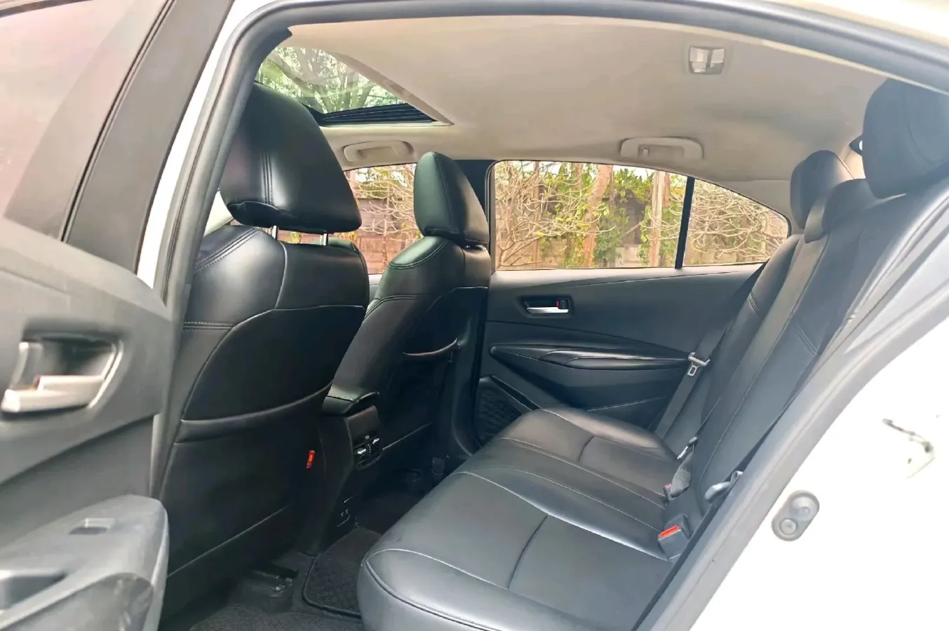 2021 Toyota Corolla 1.2T 116HP L4 CVT,autocango,china used car exporter,china ev exporter,chinese used car exporter,chinese used ev exporter