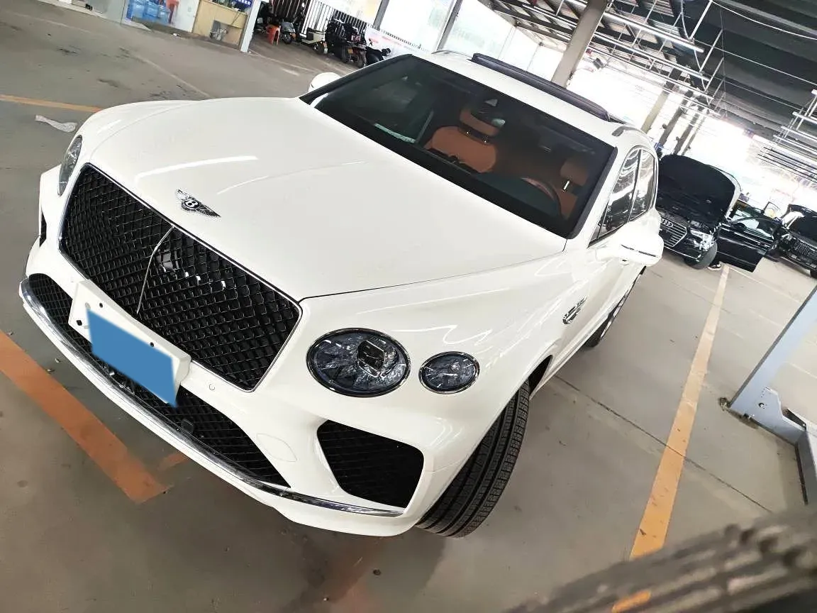 2024 Bentley Bentayga 4.0T 550HP V8 8AT,autocango,china used car exporter,china ev exporter,chinese used car exporter,chinese used ev exporter