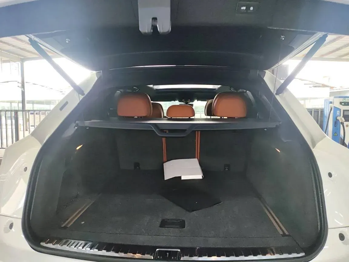 2024 Bentley Bentayga 4.0T 550HP V8 8AT,autocango,china used car exporter,china ev exporter,chinese used car exporter,chinese used ev exporter