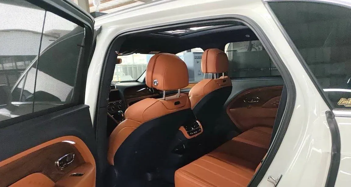 2024 Bentley Bentayga 4.0T 550HP V8 8AT,autocango,china used car exporter,china ev exporter,chinese used car exporter,chinese used ev exporter