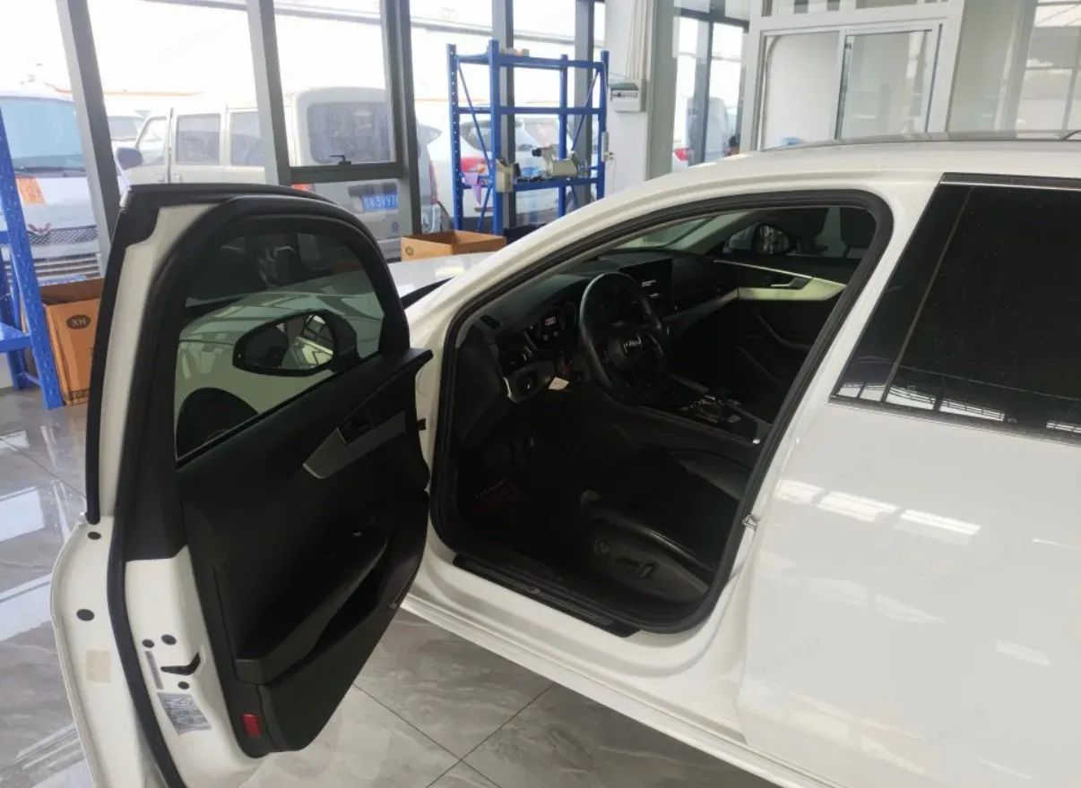 2020 Audi A4L 2.0T 190HP L4 7DCT,autocango,china used car exporter,china ev exporter,chinese used car exporter,chinese used ev exporter