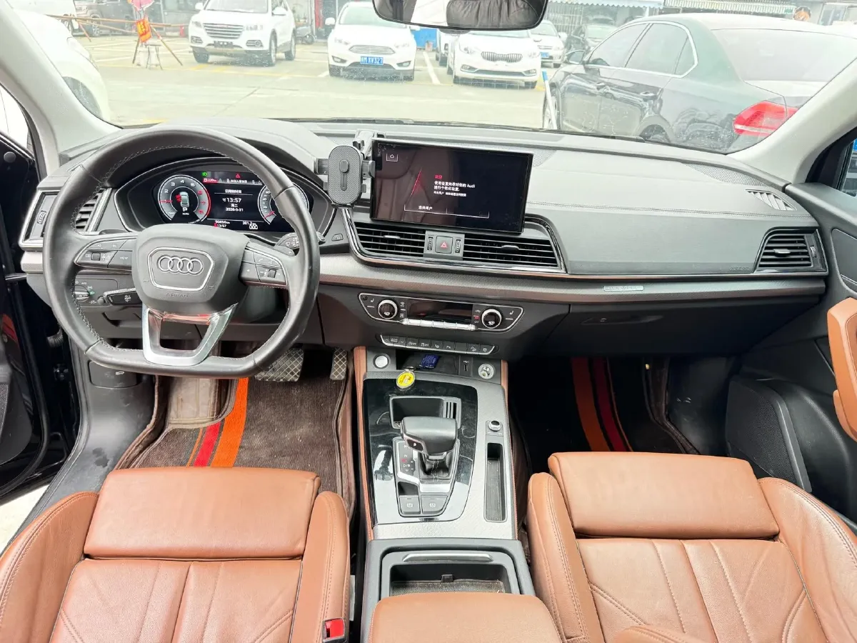 2022 Audi Q5L 2.0T 190HP L4 7DCT,autocango,china used car exporter,china ev exporter,chinese used car exporter,chinese used ev exporter