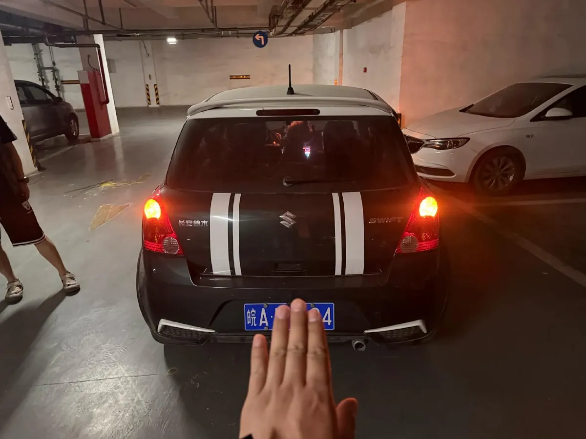 2015 Suzuki Swift 1.5L 103HP L4 4AT,autocango,china used car exporter,china ev exporter,chinese used car exporter,chinese used ev exporter