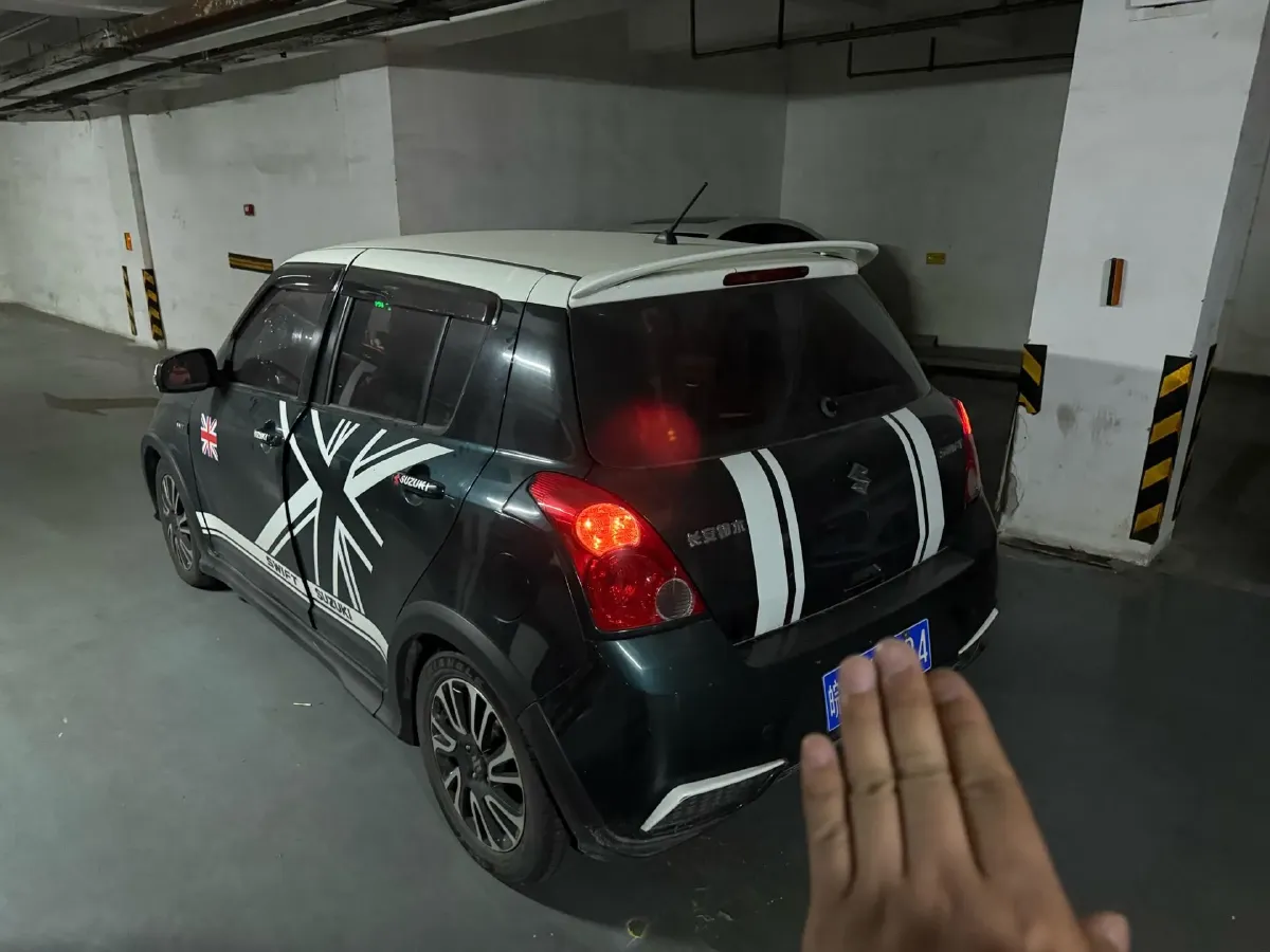 2015 Suzuki Swift 1.5L 103HP L4 4AT,autocango,china used car exporter,china ev exporter,chinese used car exporter,chinese used ev exporter