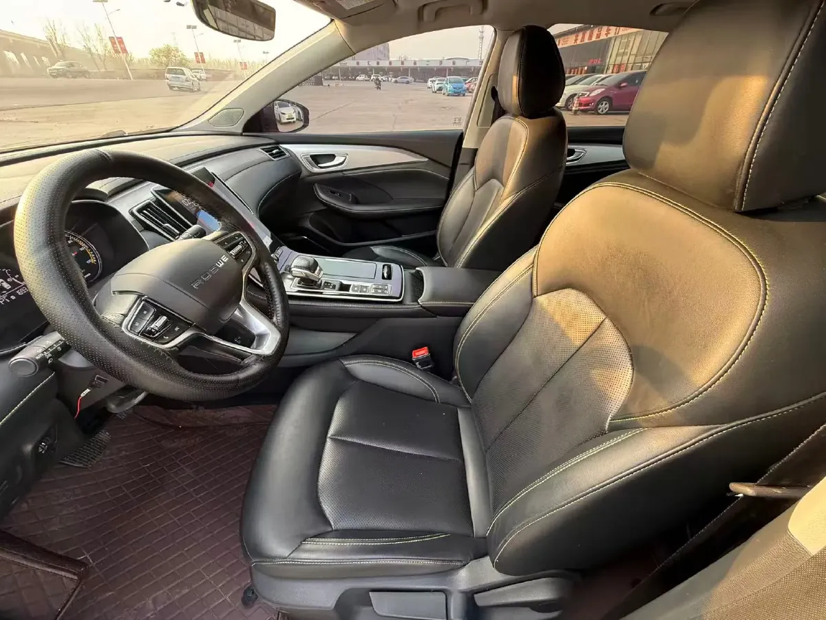 2020 Roewe i6 MAX 1.5T 169HP L4 AMT PHEV,autocango,china used car exporter,china ev exporter,chinese used car exporter,chinese used ev exporter