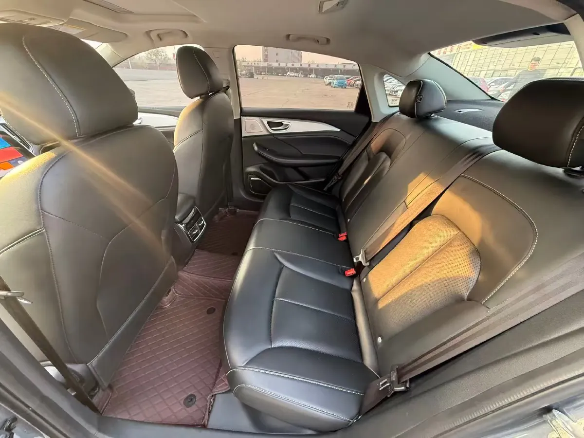 2020 Roewe i6 MAX 1.5T 169HP L4 AMT PHEV,autocango,china used car exporter,china ev exporter,chinese used car exporter,chinese used ev exporter