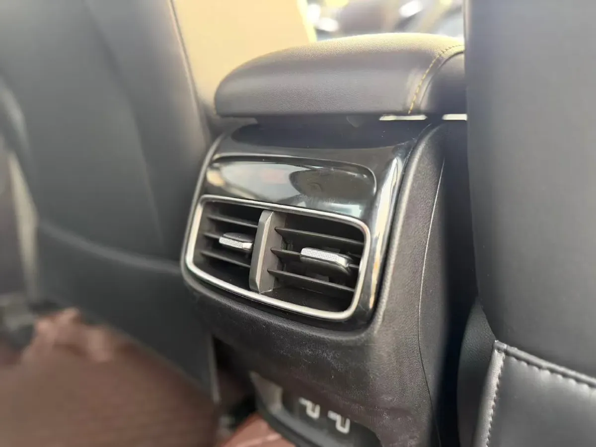 2020 Roewe i6 MAX 1.5T 169HP L4 AMT PHEV,autocango,china used car exporter,china ev exporter,chinese used car exporter,chinese used ev exporter