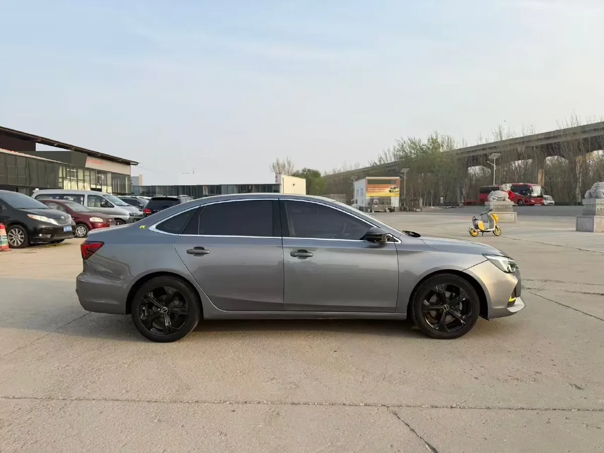 2020 Roewe i6 MAX 1.5T 169HP L4 AMT PHEV,autocango,china used car exporter,china ev exporter,chinese used car exporter,chinese used ev exporter