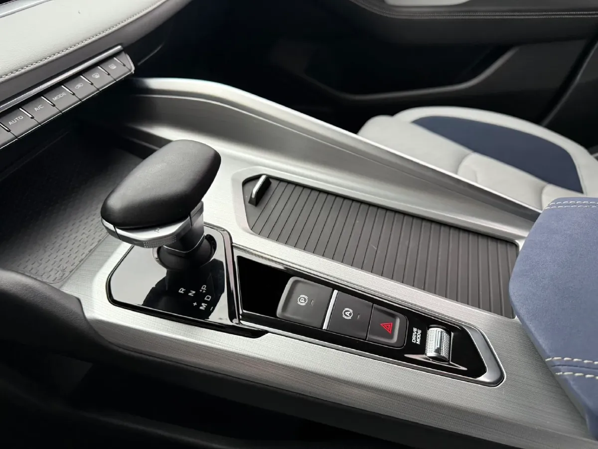 2023 Geely Preface 2.0T 190HP L4 7DCT,autocango,china used car exporter,china ev exporter,chinese used car exporter,chinese used ev exporter