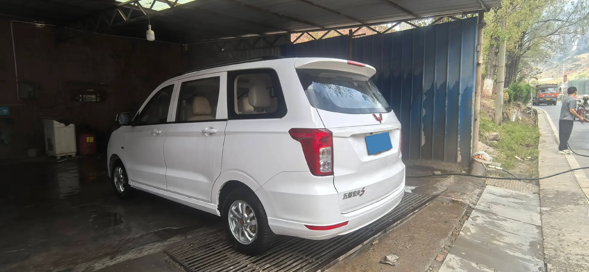 2019 WuLing HongGuang 1.5L 99HP L4 6MT,autocango,china used car exporter,china ev exporter,chinese used car exporter,chinese used ev exporter