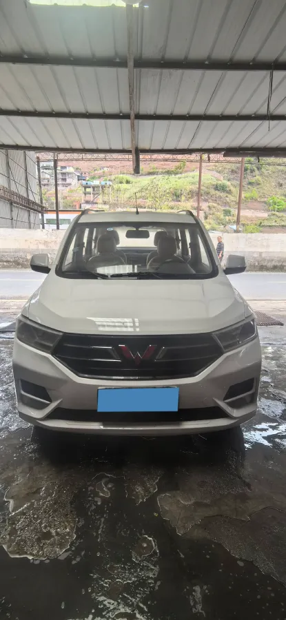 2019 WuLing HongGuang 1.5L 99HP L4 6MT,autocango,china used car exporter,china ev exporter,chinese used car exporter,chinese used ev exporter