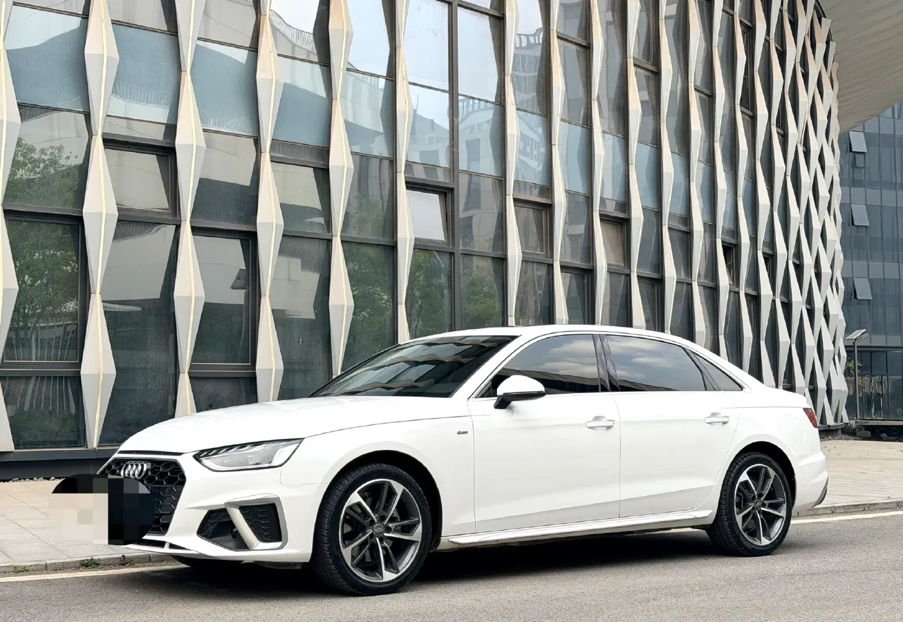2020 Audi A4L 2.0T 190HP L4 7DCT,autocango,china used car exporter,china ev exporter,chinese used car exporter,chinese used ev exporter