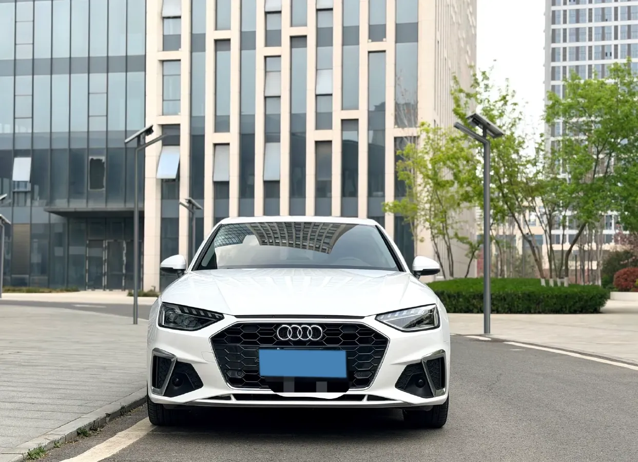 2020 Audi A4L 2.0T 190HP L4 7DCT,autocango,china used car exporter,china ev exporter,chinese used car exporter,chinese used ev exporter