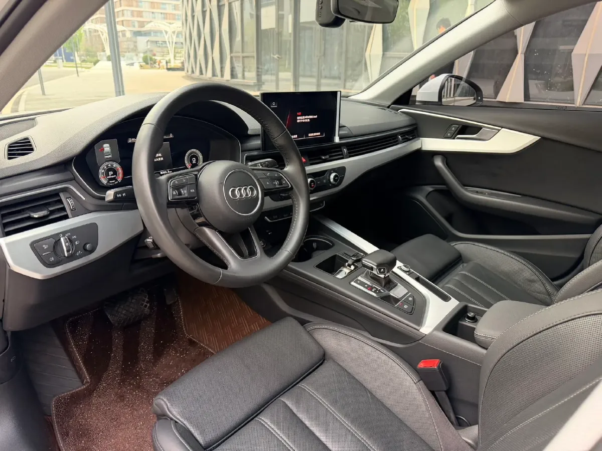 2020 Audi A4L 2.0T 190HP L4 7DCT,autocango,china used car exporter,china ev exporter,chinese used car exporter,chinese used ev exporter