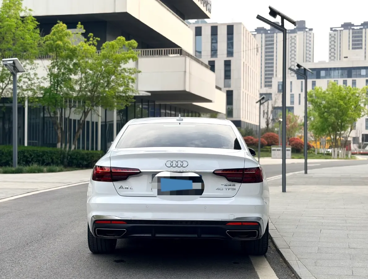 2020 Audi A4L 2.0T 190HP L4 7DCT,autocango,china used car exporter,china ev exporter,chinese used car exporter,chinese used ev exporter