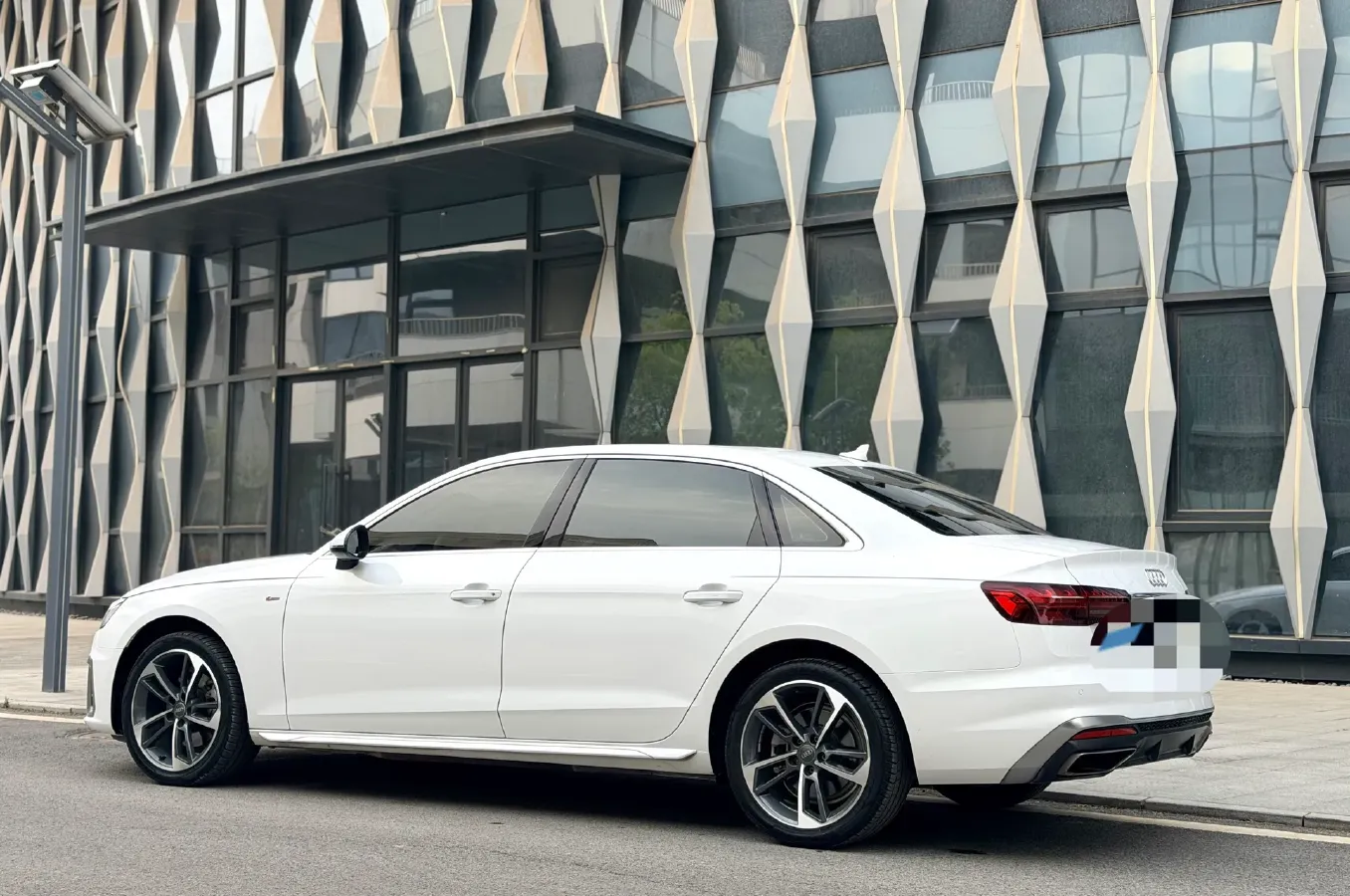2020 Audi A4L 2.0T 190HP L4 7DCT,autocango,china used car exporter,china ev exporter,chinese used car exporter,chinese used ev exporter