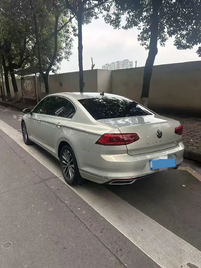 2019 Volkswagen Magotan 2.0T 186HP L4 7DCT,autocango,china used car exporter,china ev exporter,chinese used car exporter,chinese used ev exporter