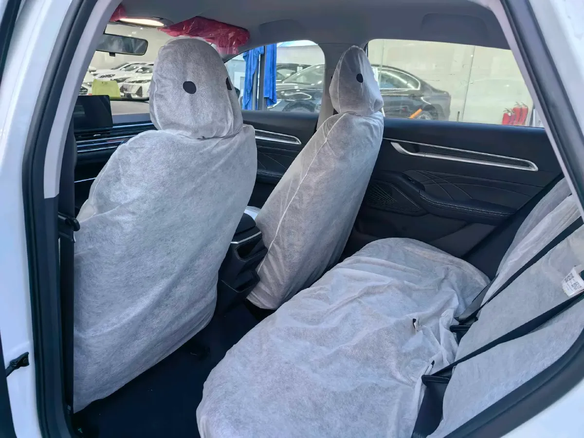 2025 Geely Emgrand 1.5L 127HP L4 5MT,autocango,china used car exporter,china ev exporter,chinese used car exporter,chinese used ev exporter