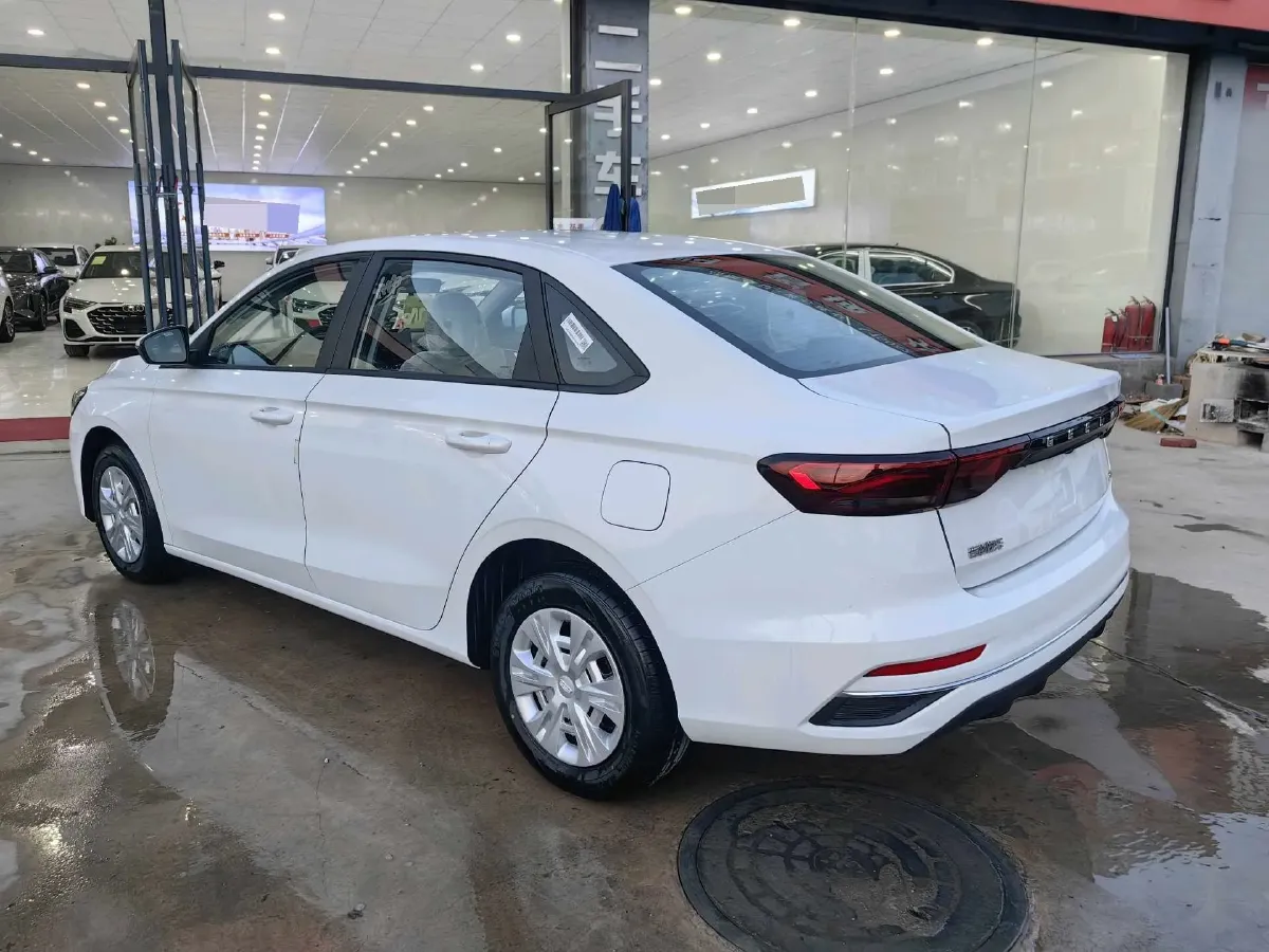 2025 Geely Emgrand 1.5L 127HP L4 5MT,autocango,china used car exporter,china ev exporter,chinese used car exporter,chinese used ev exporter