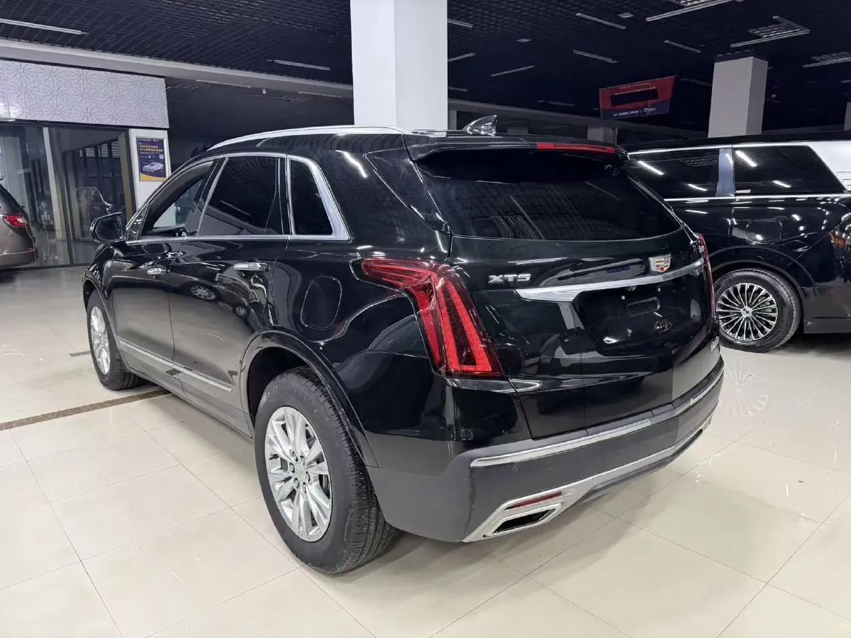 2022 Cadillac XT5 2.0T 237HP L4 9AT,autocango,china used car exporter,china ev exporter,chinese used car exporter,chinese used ev exporter