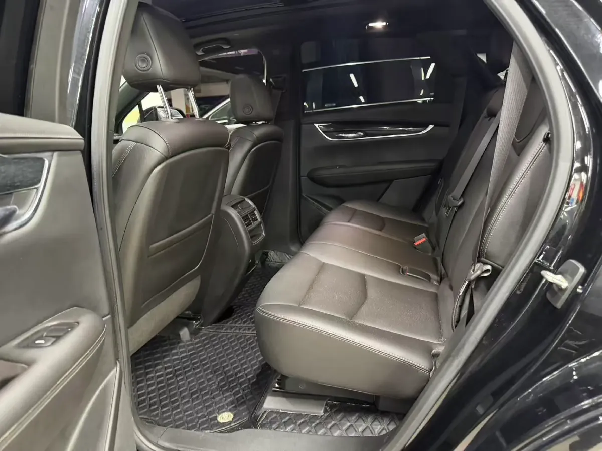 2022 Cadillac XT5 2.0T 237HP L4 9AT,autocango,china used car exporter,china ev exporter,chinese used car exporter,chinese used ev exporter