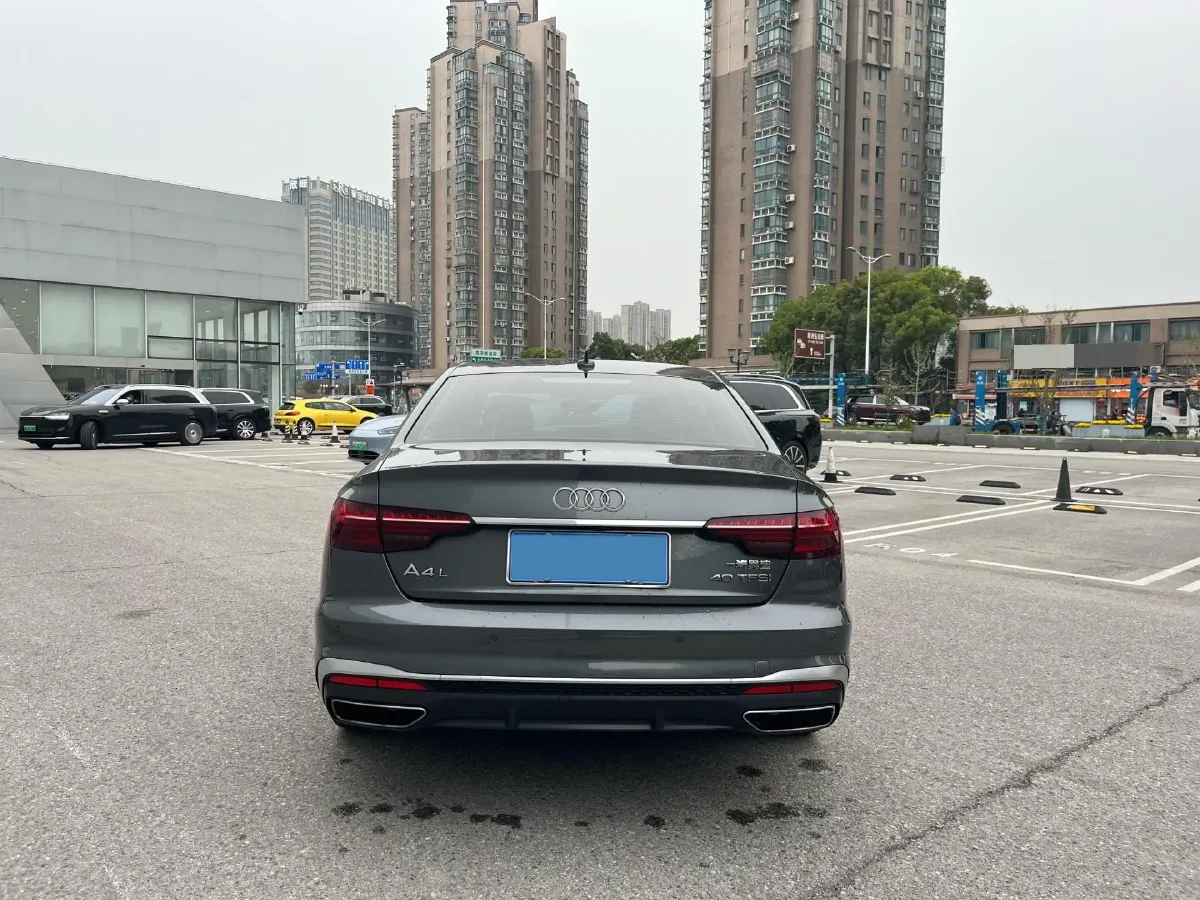 2020 Audi A4L 2.0T 190HP L4 7DCT,autocango,china used car exporter,china ev exporter,chinese used car exporter,chinese used ev exporter