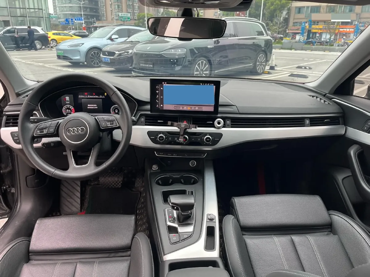 2020 Audi A4L 2.0T 190HP L4 7DCT,autocango,china used car exporter,china ev exporter,chinese used car exporter,chinese used ev exporter
