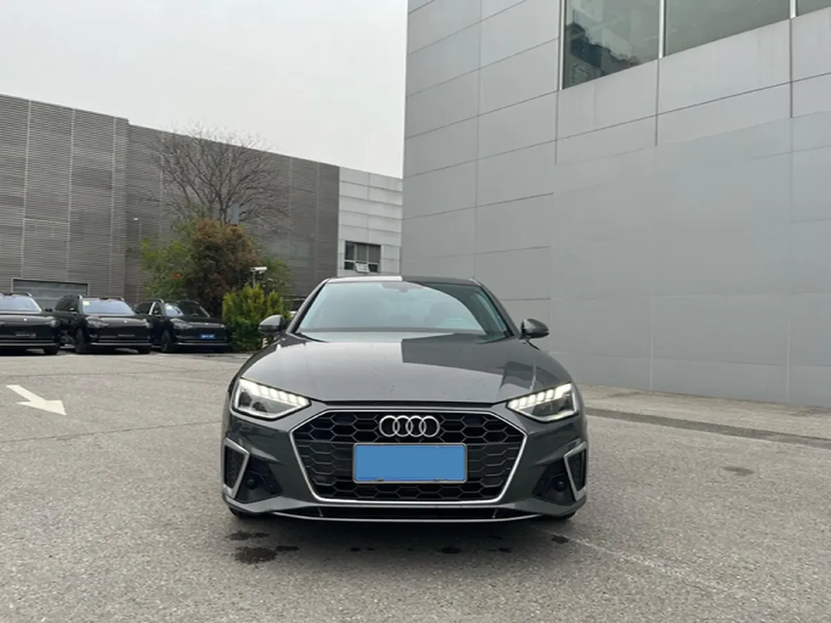 2020 Audi A4L 2.0T 190HP L4 7DCT,autocango,china used car exporter,china ev exporter,chinese used car exporter,chinese used ev exporter
