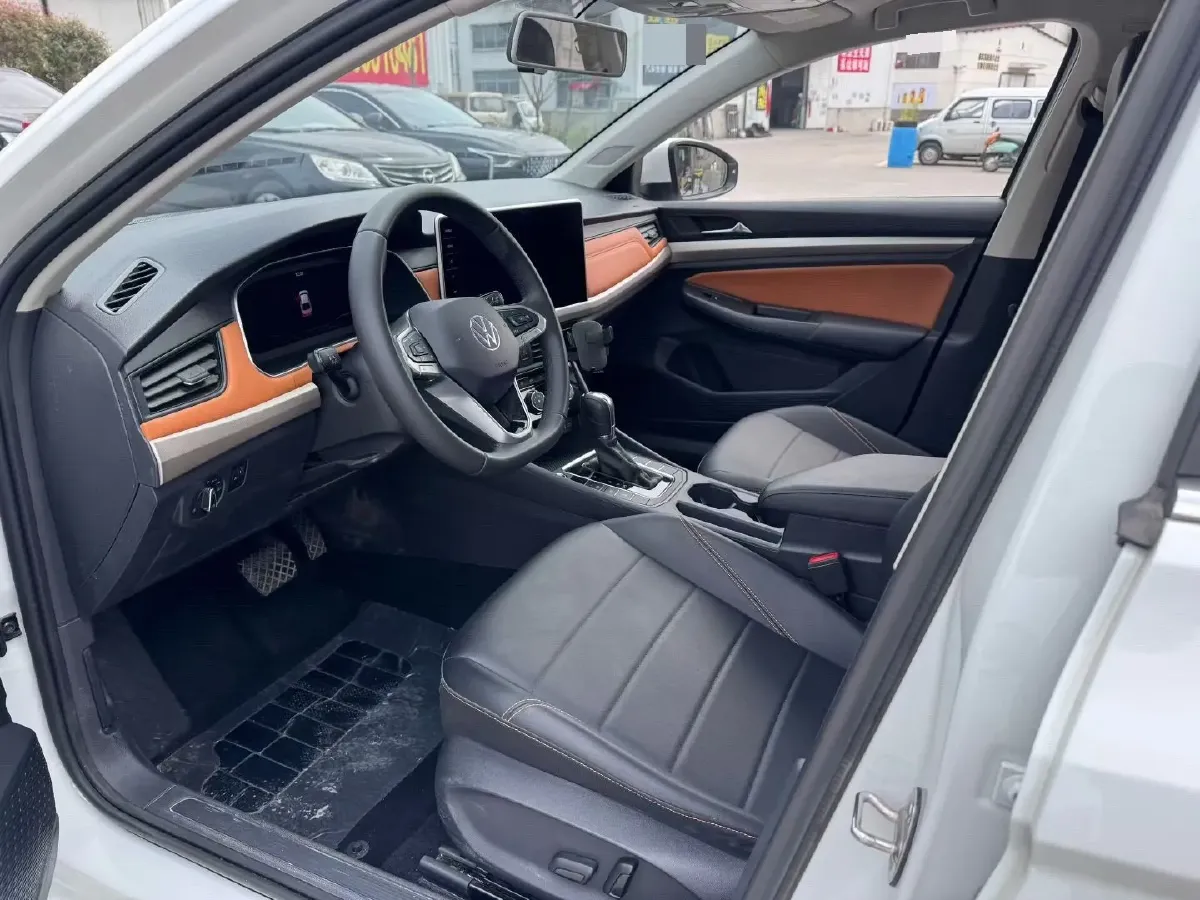 2024 Volkswagen Bora 1.2T 116HP L4 7DCT,autocango,china used car exporter,china ev exporter,chinese used car exporter,chinese used ev exporter