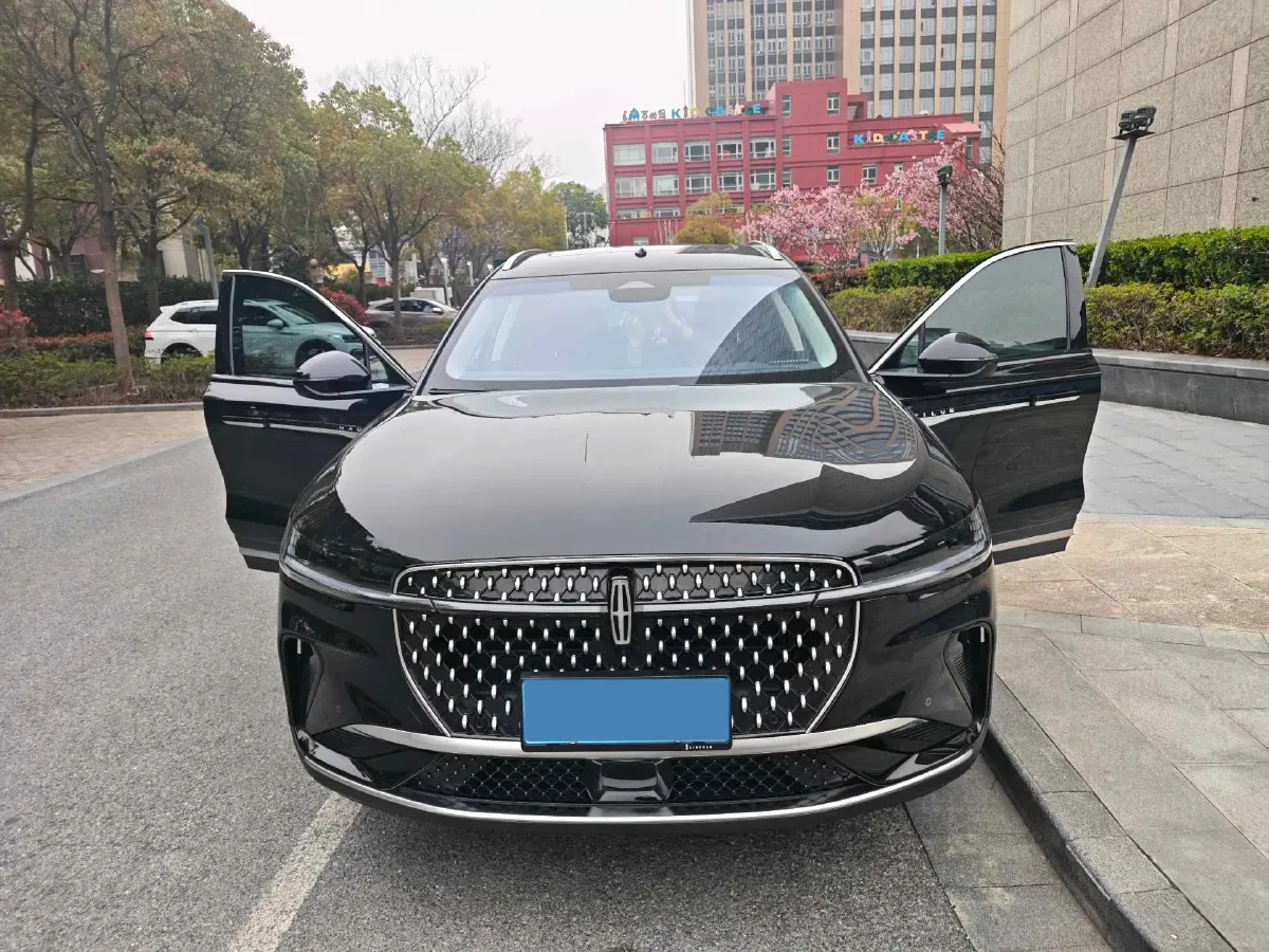 2023 Lincoln Nautilus 2.0T 261HP L4 8AT,autocango,china used car exporter,china ev exporter,chinese used car exporter,chinese used ev exporter