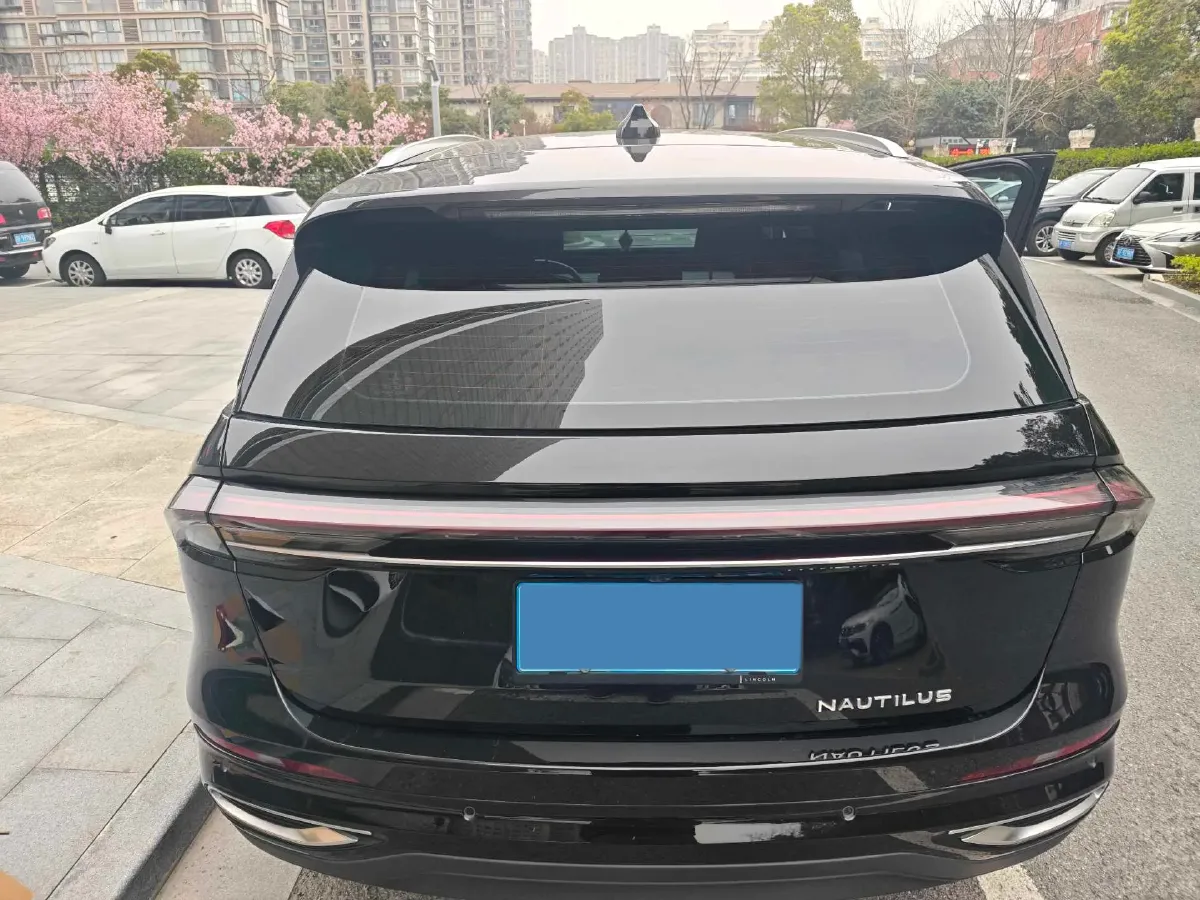 2023 Lincoln Nautilus 2.0T 261HP L4 8AT,autocango,china used car exporter,china ev exporter,chinese used car exporter,chinese used ev exporter