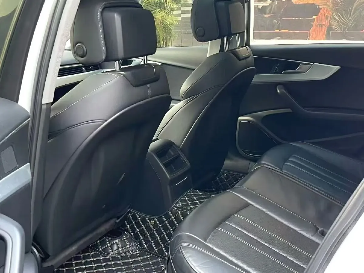 2020 Audi A4L 2.0T 190HP L4 7DCT,autocango,china used car exporter,china ev exporter,chinese used car exporter,chinese used ev exporter