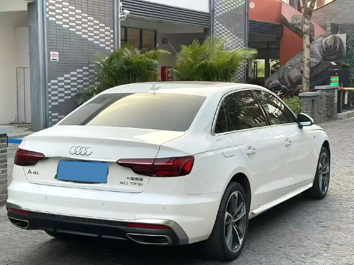 2020 Audi A4L 2.0T 190HP L4 7DCT,autocango,china used car exporter,china ev exporter,chinese used car exporter,chinese used ev exporter