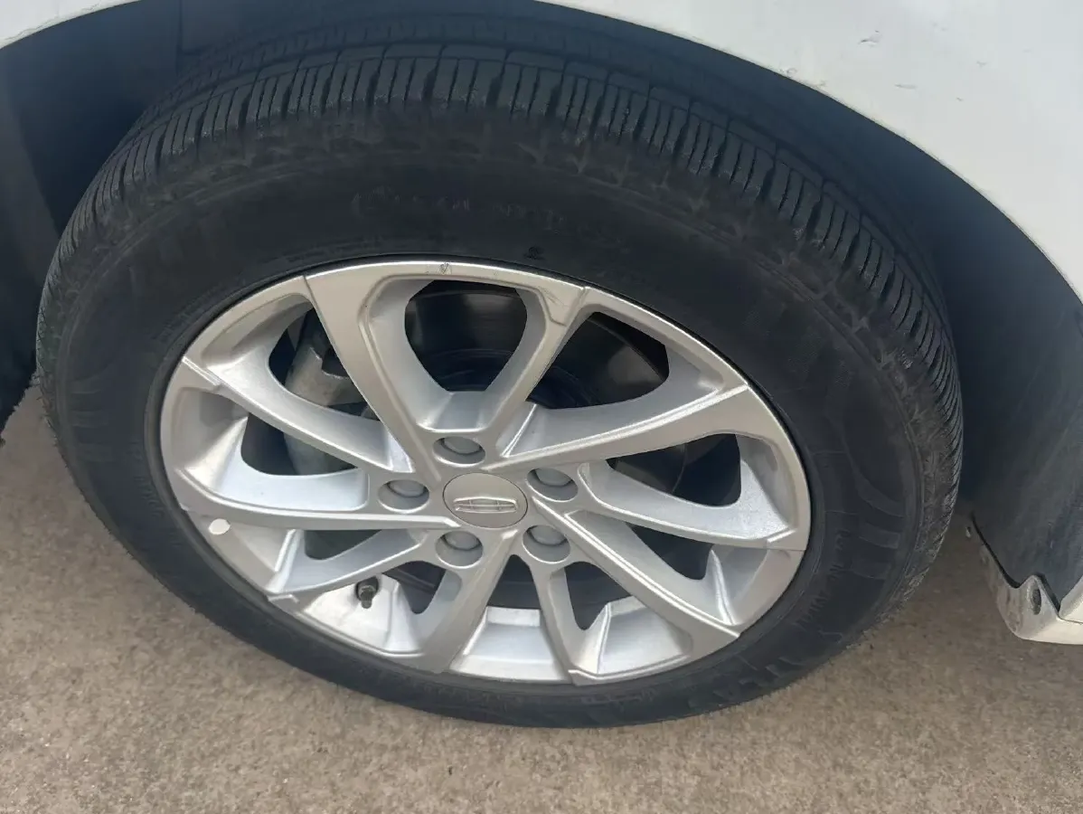 2020 Geely Emgrand 1.5L 109HP L4 5MT,autocango,china used car exporter,china ev exporter,chinese used car exporter,chinese used ev exporter