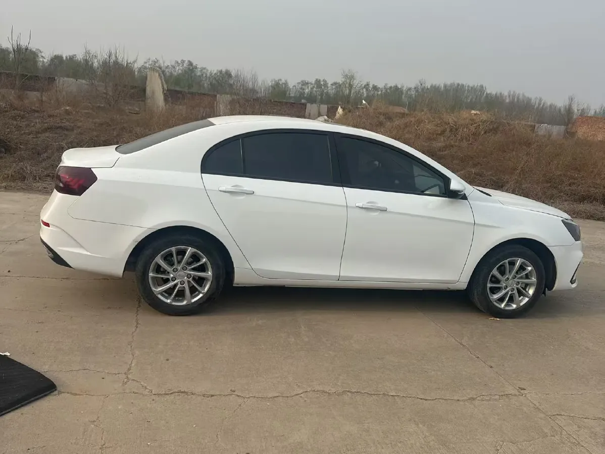 2020 Geely Emgrand 1.5L 109HP L4 5MT,autocango,china used car exporter,china ev exporter,chinese used car exporter,chinese used ev exporter
