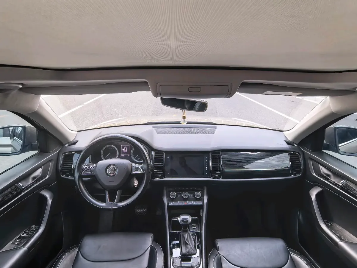 2018 Skoda Kodiak 1.8T 180HP L4 7DCT,autocango,china used car exporter,china ev exporter,chinese used car exporter,chinese used ev exporter