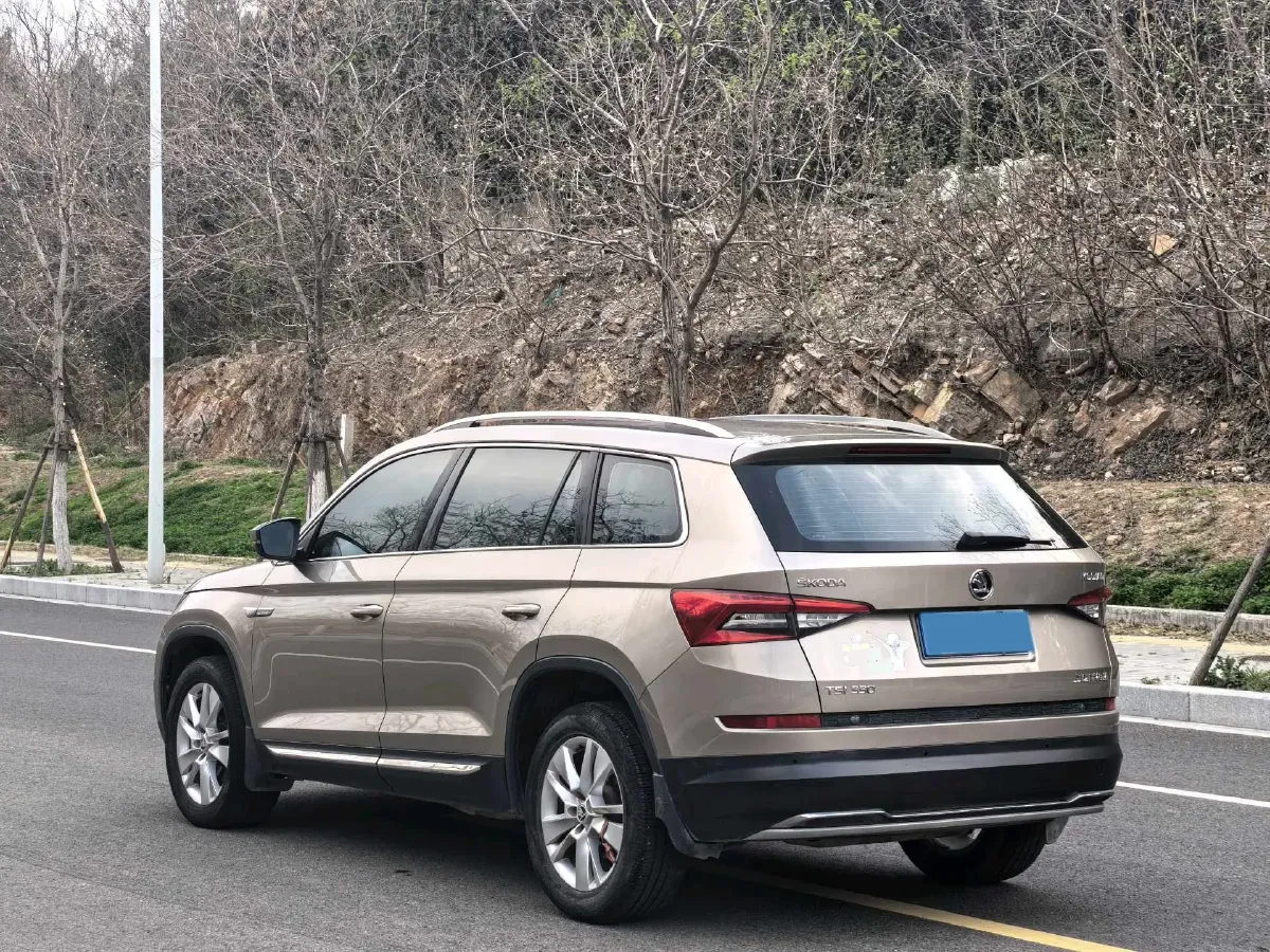 2018 Skoda Kodiak 1.8T 180HP L4 7DCT,autocango,china used car exporter,china ev exporter,chinese used car exporter,chinese used ev exporter