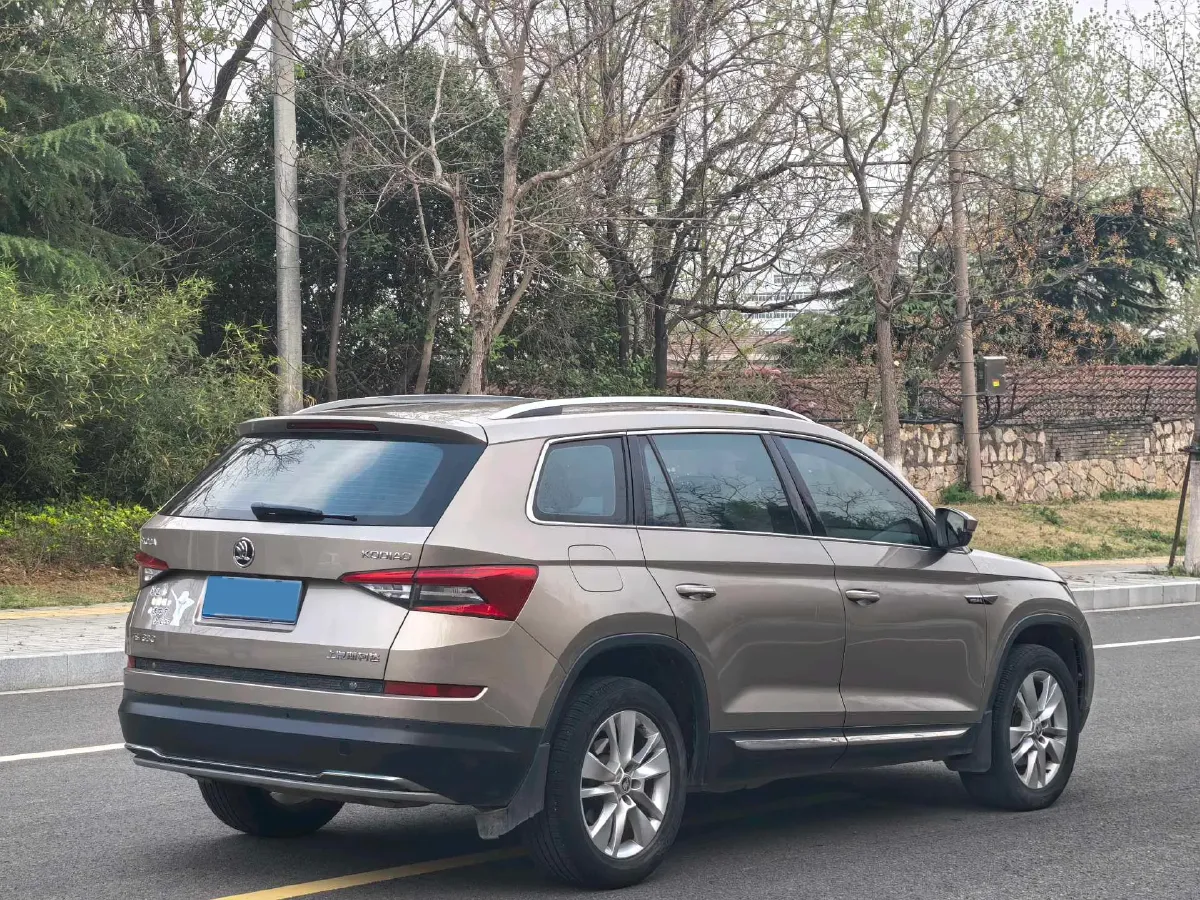 2018 Skoda Kodiak 1.8T 180HP L4 7DCT,autocango,china used car exporter,china ev exporter,chinese used car exporter,chinese used ev exporter