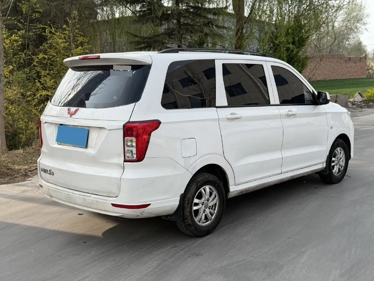 2018 WuLing HongGuang 1.5L 105HP L4 5MT,autocango,china used car exporter,china ev exporter,chinese used car exporter,chinese used ev exporter