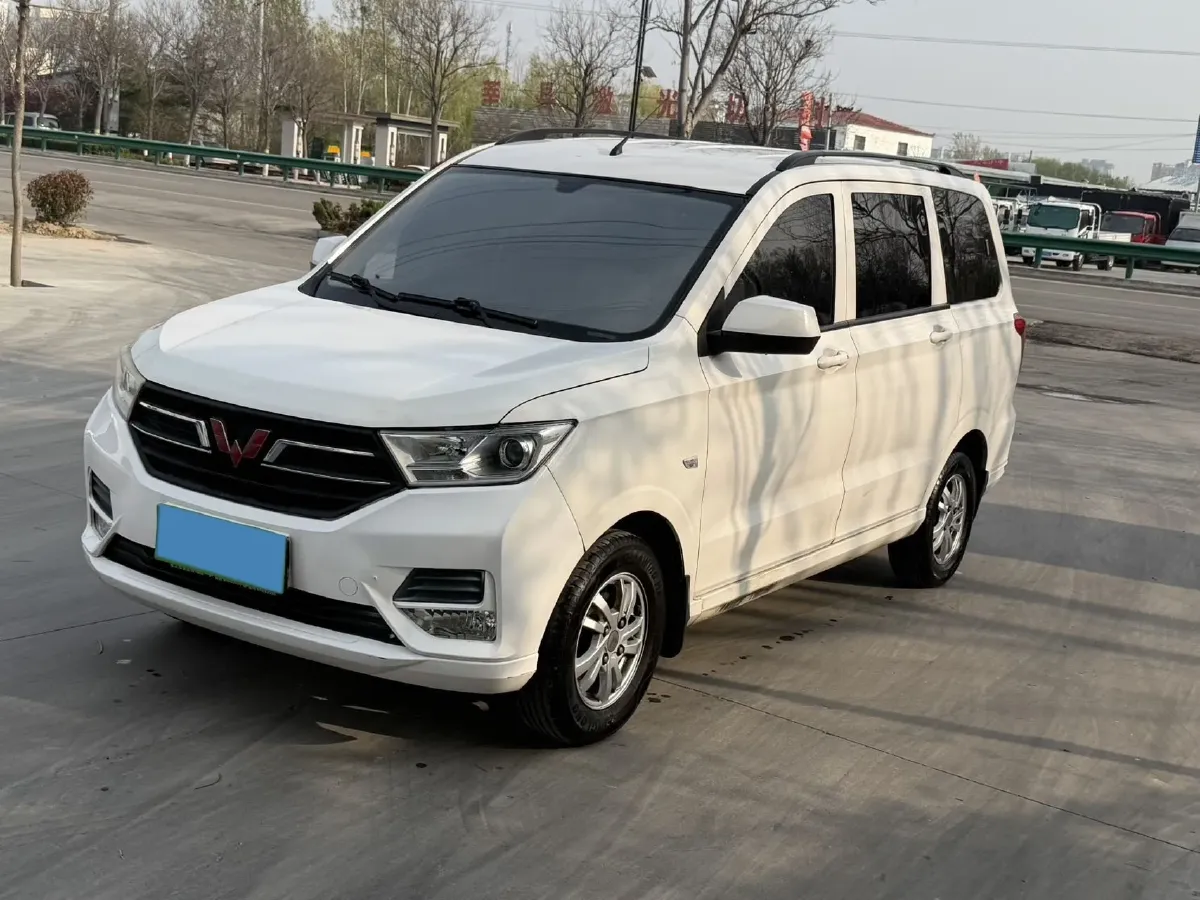 2018 WuLing HongGuang 1.5L 105HP L4 5MT,autocango,china used car exporter,china ev exporter,chinese used car exporter,chinese used ev exporter