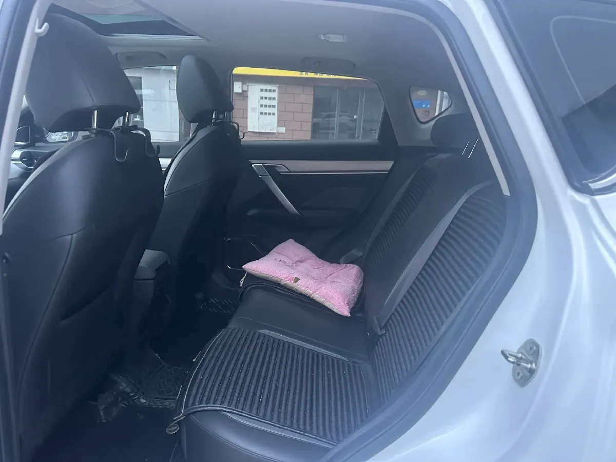 2023 Geely Coolray 1.5T 181HP L4 7DCT,autocango,china used car exporter,china ev exporter,chinese used car exporter,chinese used ev exporter