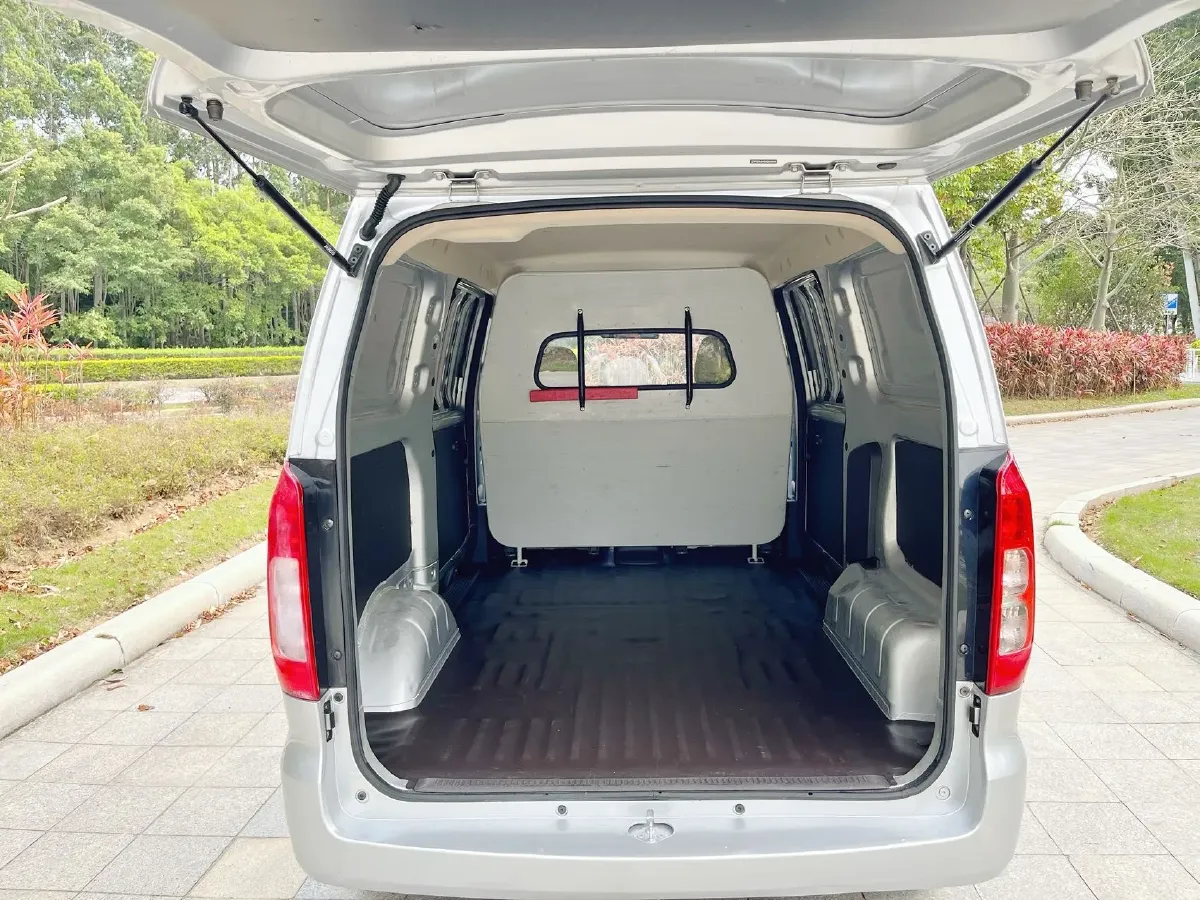 2021 WuLing RongGuang Mini Truck 1.2L 76HP L4 5MT,autocango,china used car exporter,china ev exporter,chinese used car exporter,chinese used ev exporter