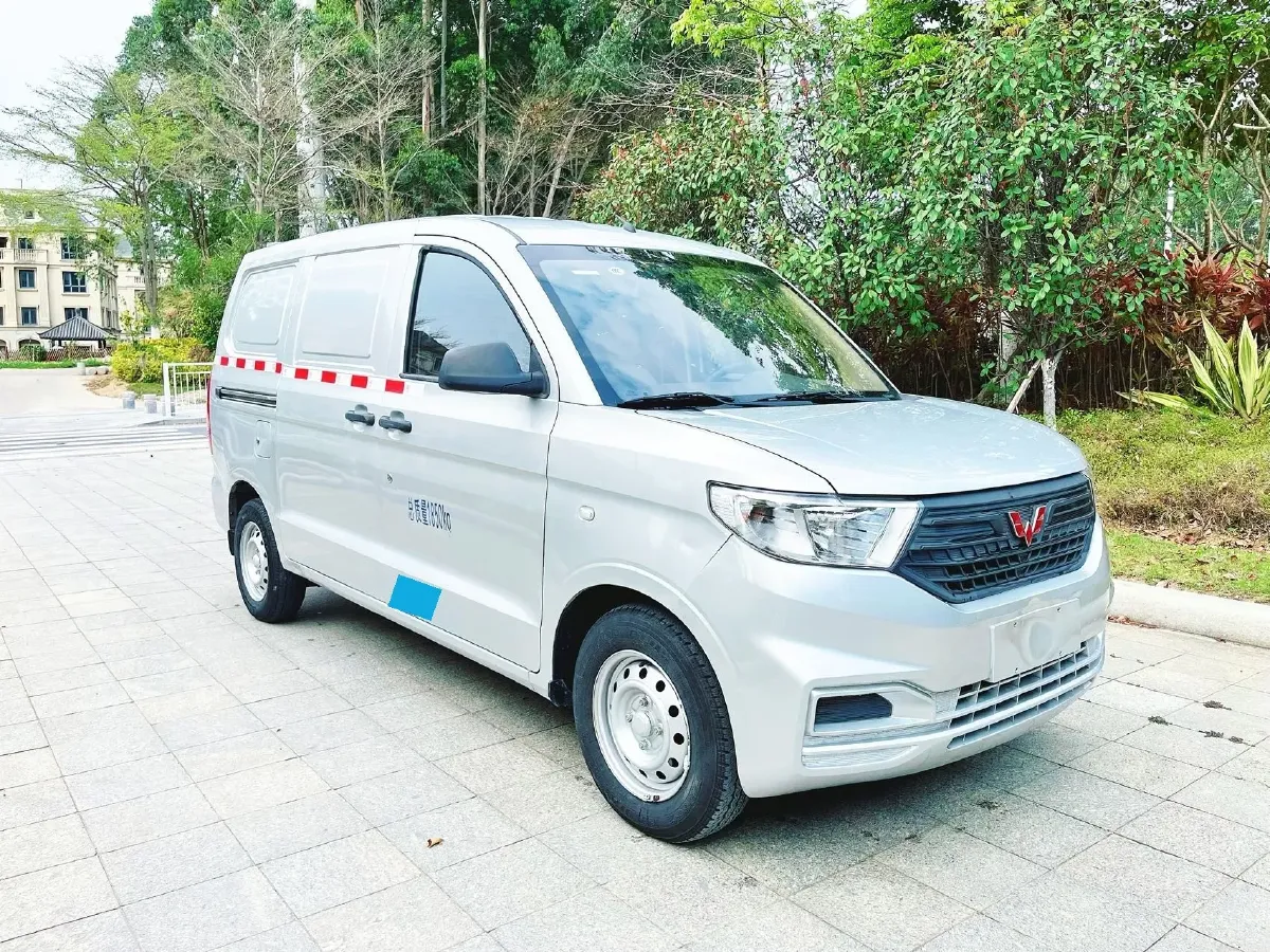 2021 WuLing RongGuang Mini Truck 1.2L 76HP L4 5MT,autocango,china used car exporter,china ev exporter,chinese used car exporter,chinese used ev exporter