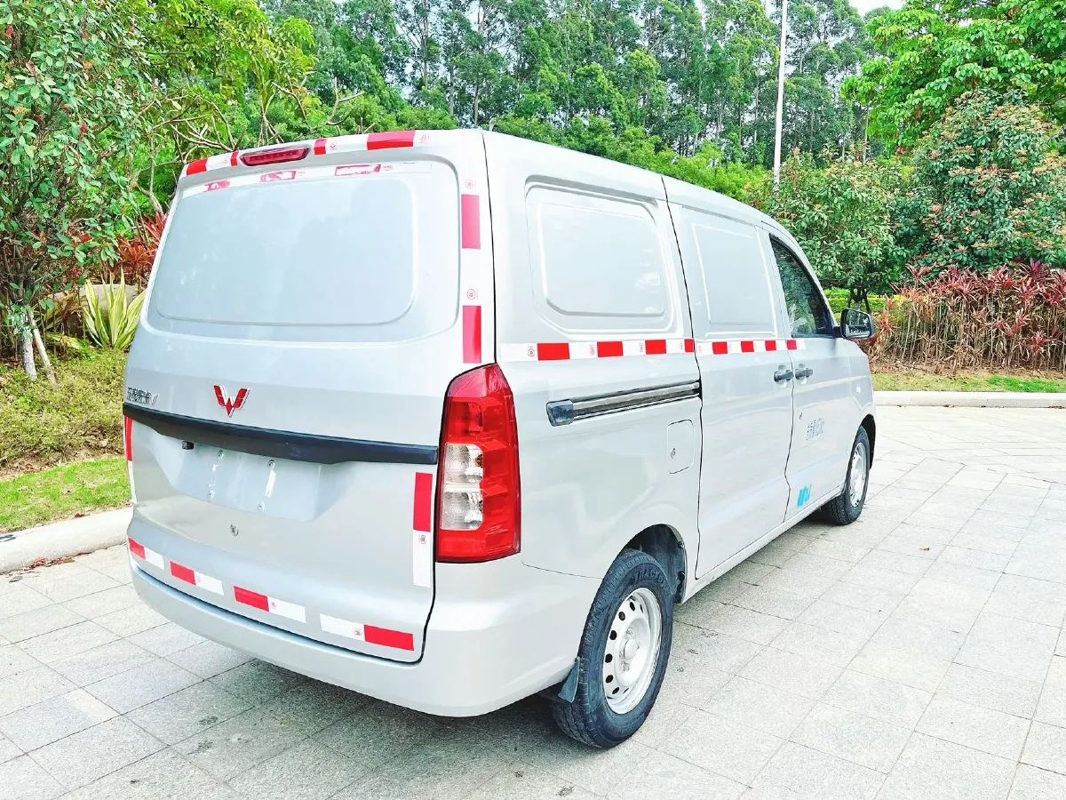 2021 WuLing RongGuang Mini Truck 1.2L 76HP L4 5MT,autocango,china used car exporter,china ev exporter,chinese used car exporter,chinese used ev exporter