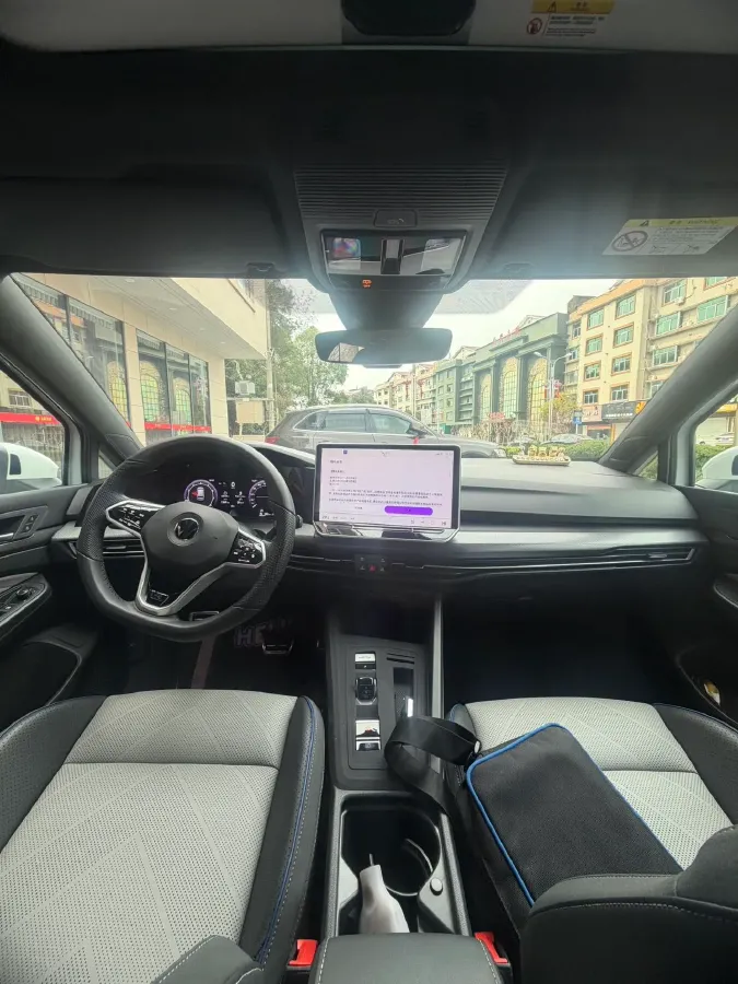 2025 Volkswagen Golf 1.5T 160HP L4 7DCT,autocango,china used car exporter,china ev exporter,chinese used car exporter,chinese used ev exporter