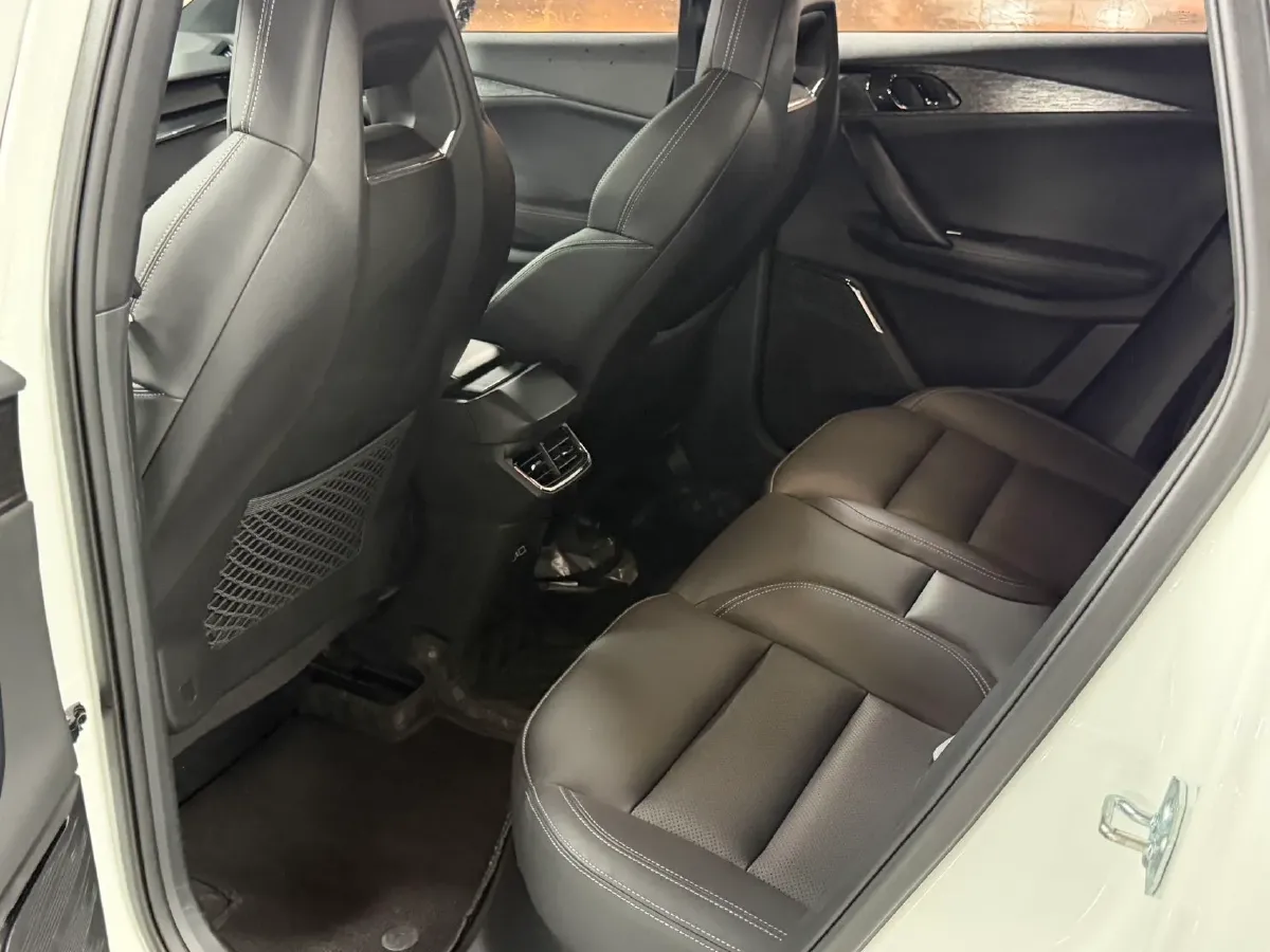 2023 LYNK&CO 06 1.5T 181HP L4 7DCT,autocango,china used car exporter,china ev exporter,chinese used car exporter,chinese used ev exporter