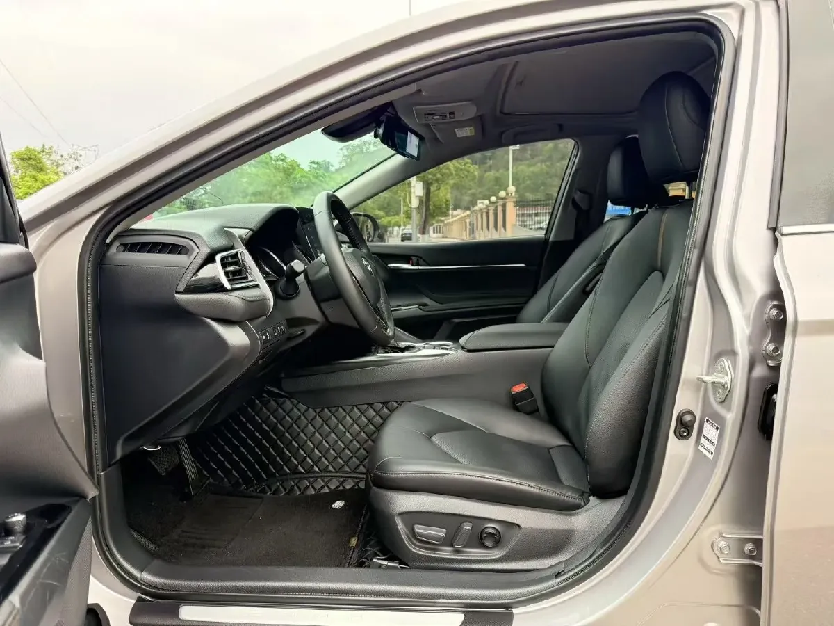 2023 Toyota Camry 2.0L 177HP L4 CVT,autocango,china used car exporter,china ev exporter,chinese used car exporter,chinese used ev exporter