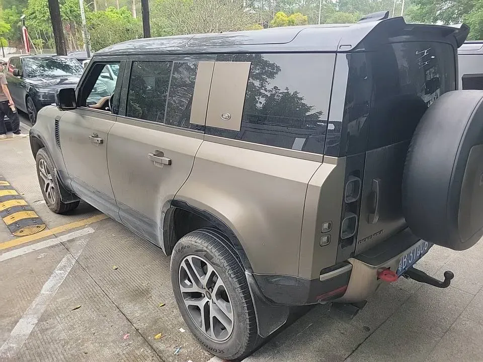 2021 Land Rover Defender 3.0T 400HP L6 8AT,autocango,china used car exporter,china ev exporter,chinese used car exporter,chinese used ev exporter