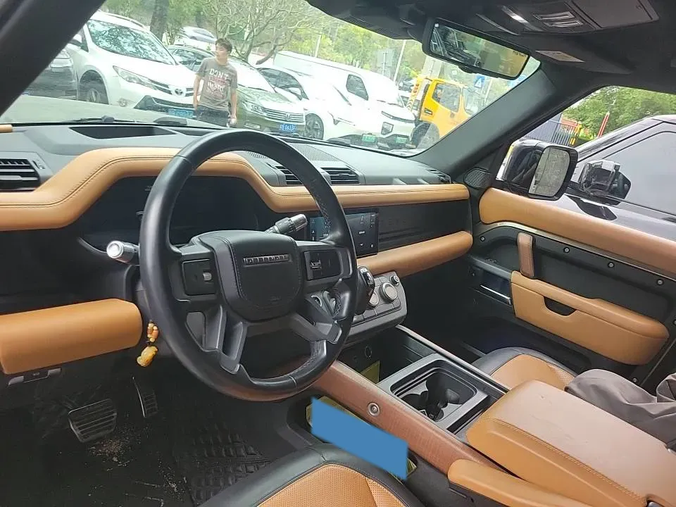 2021 Land Rover Defender 3.0T 400HP L6 8AT,autocango,china used car exporter,china ev exporter,chinese used car exporter,chinese used ev exporter