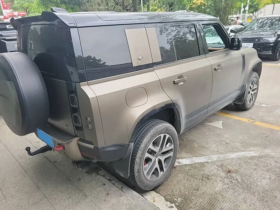 2021 Land Rover Defender 3.0T 400HP L6 8AT,autocango,china used car exporter,china ev exporter,chinese used car exporter,chinese used ev exporter
